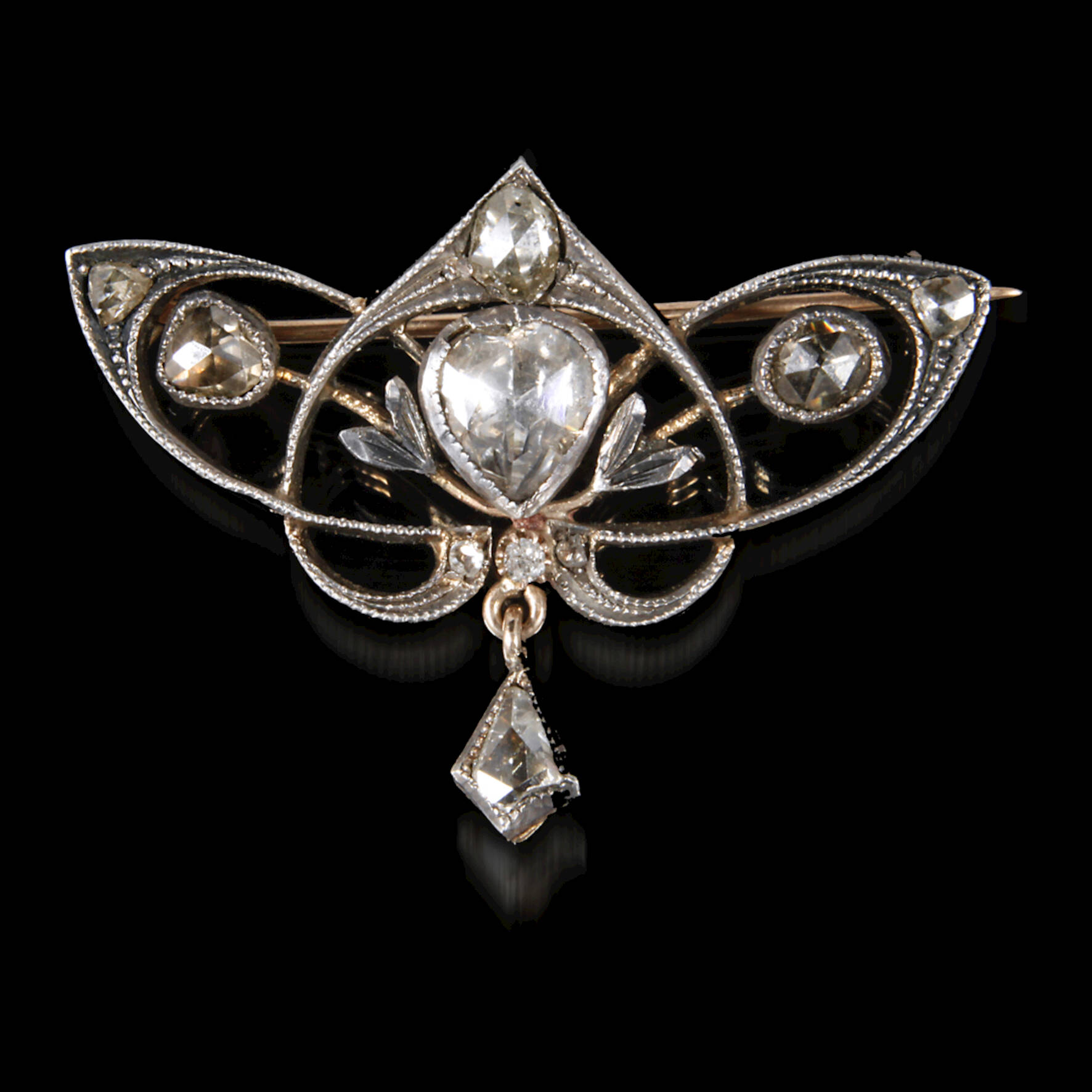 Jugendstilbrosche mit Diamantbesatz