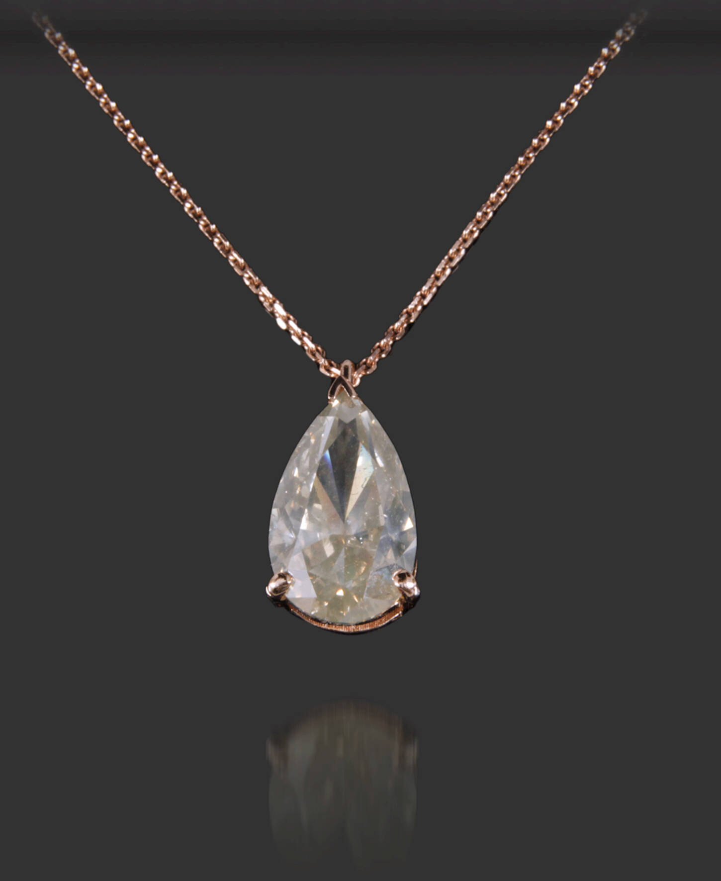 Anhänger mit Diamanttropfen von 2,55 ct