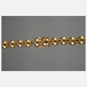 Goldene Kugelkette