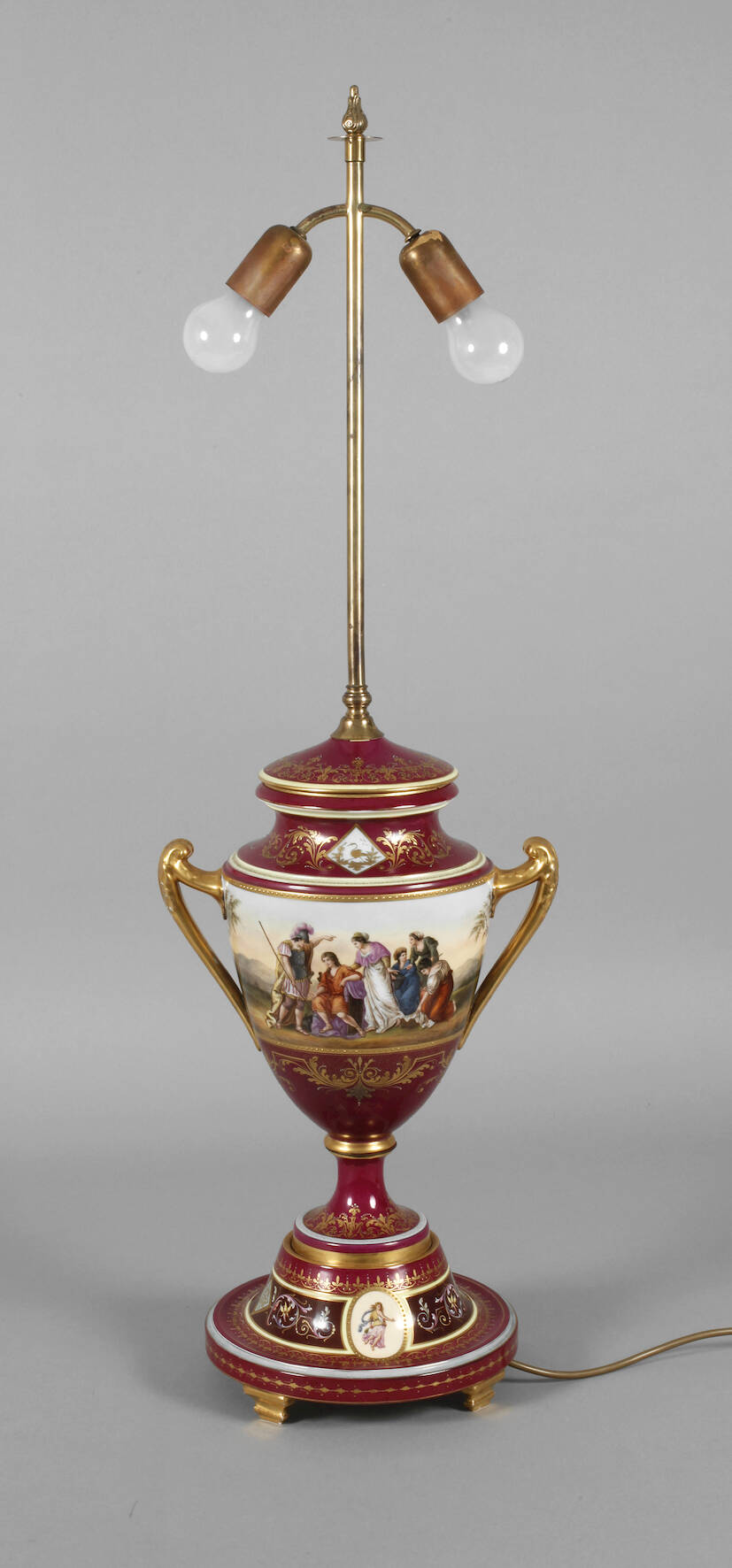 Große Prunkvase als Lampenfuß