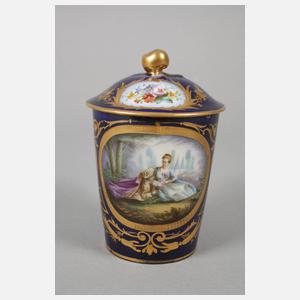 Frankreich Deckeltasse mit Watteauszene