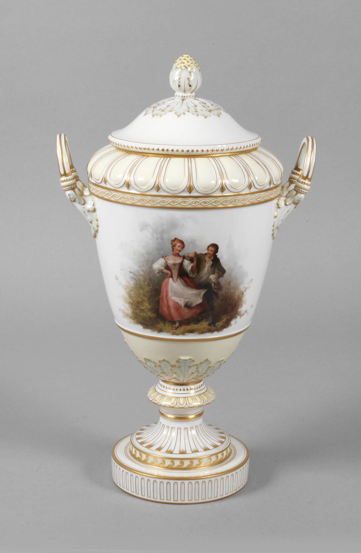 KPM Berlin Prunkvase mit Weichmalerei