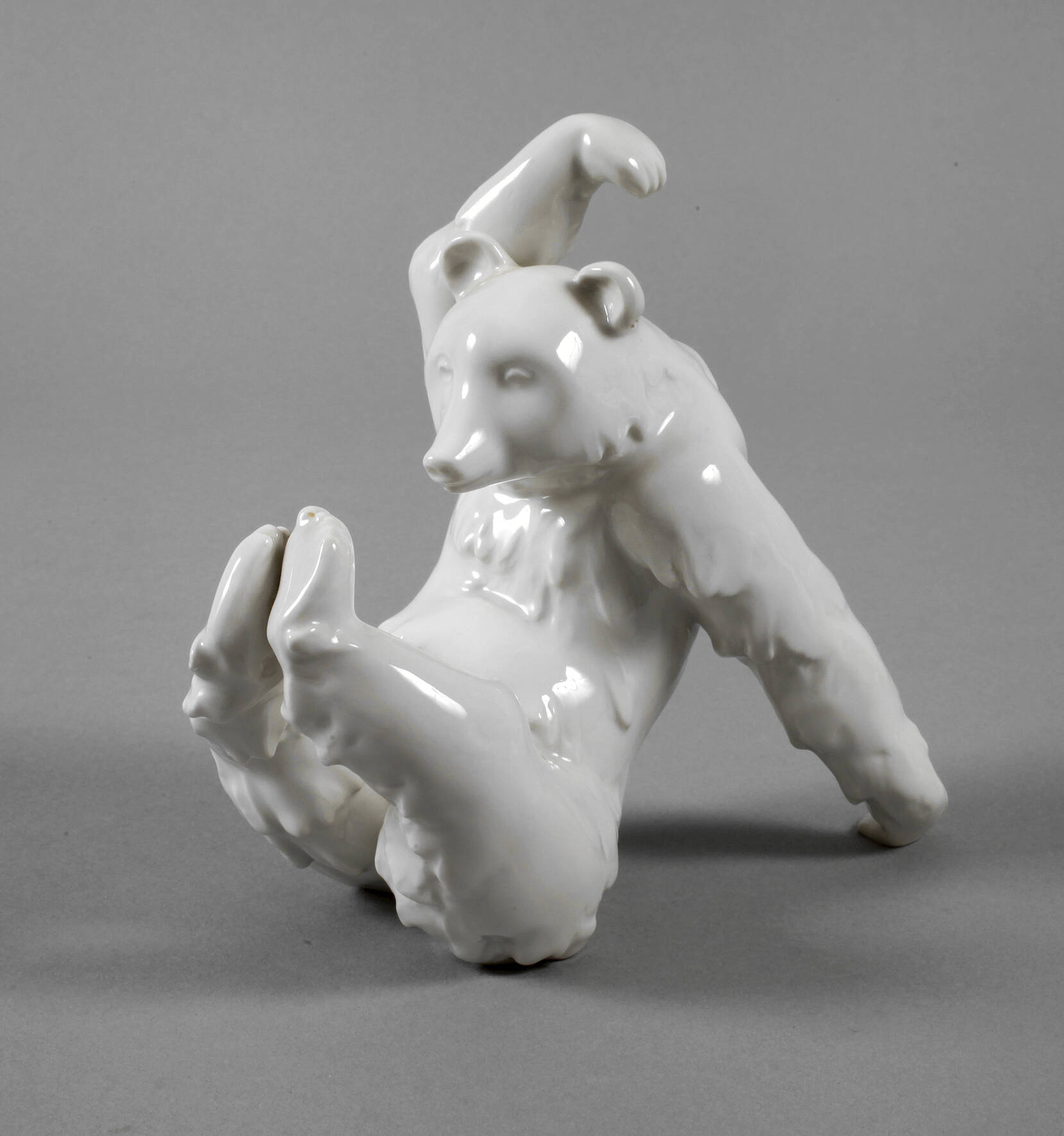 KPM Berlin "Bär, spielend"