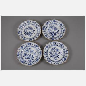 Meissen vier Speiseteller "Zwiebelmuster"