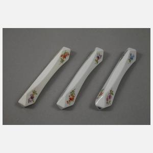 Meissen achtzehn Messerbänkchen Streublümchendekor