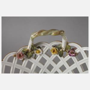 Meissen großer Henkelkorb mit Vergissmeinnichtblüten