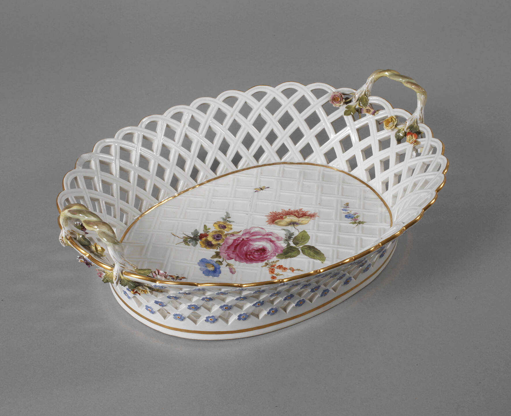 Meissen großer Henkelkorb mit Vergissmeinnichtblüten