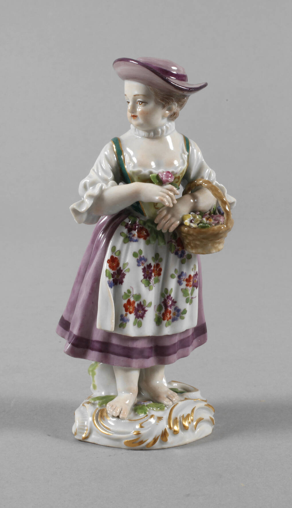 Meissen "Gärtnerkind mit Blumenkorb"