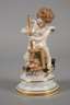 Meissen "Putto, zwei Herzen zusammenleimend"