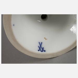 Meissen "Putto, zwei Herzen zusammenleimend"