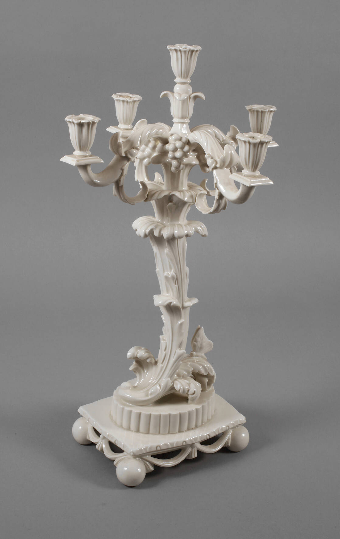 Nymphenburg prächtiger "Vierarmiger Kaminkandelaber"