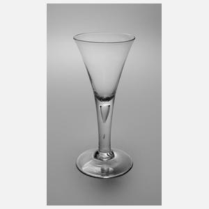 Kelchglas mit eingestochener Luftblase