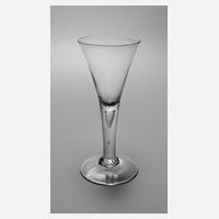 Kelchglas mit eingestochener Luftblase111