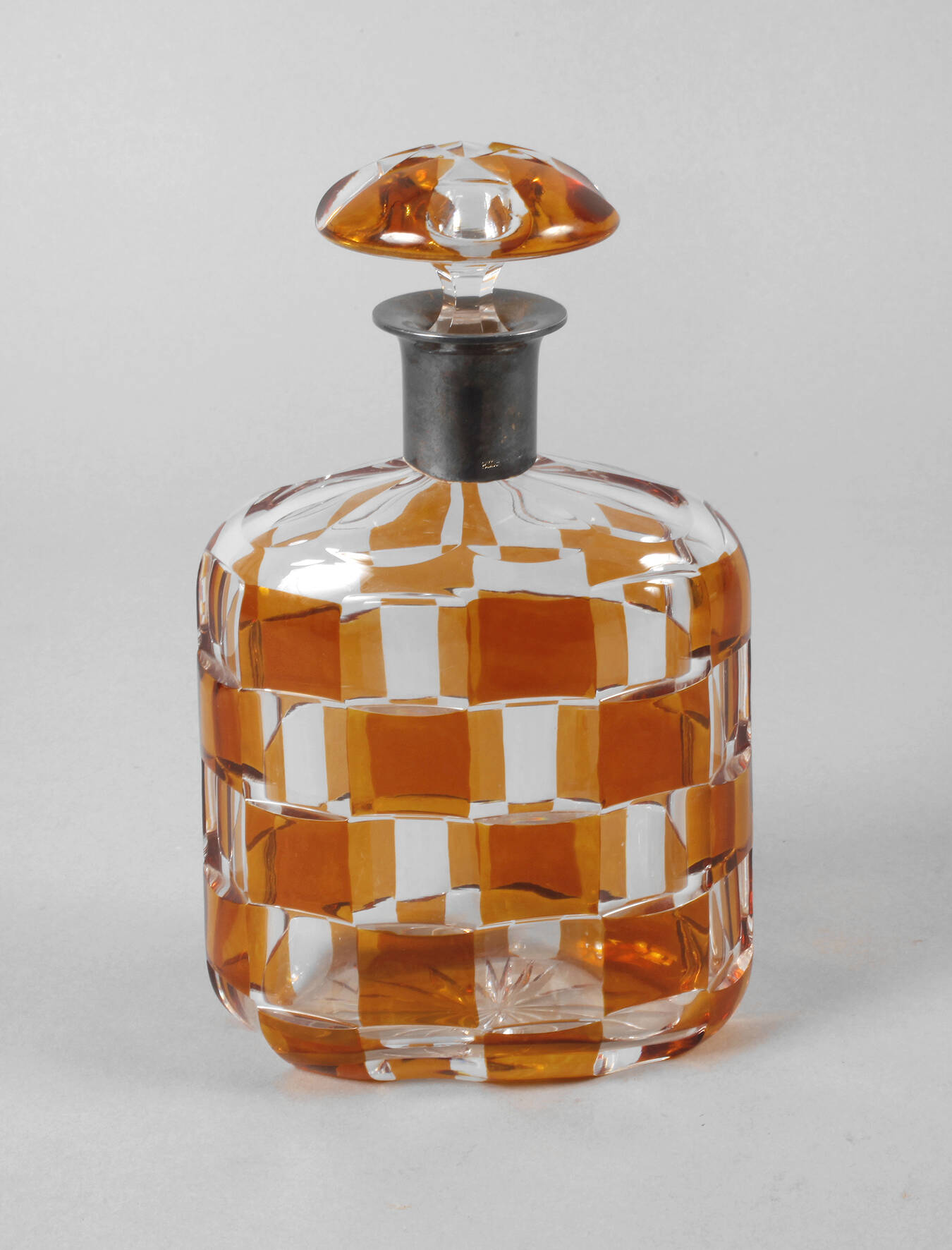 Schnapsflasche mit Silbermontierung