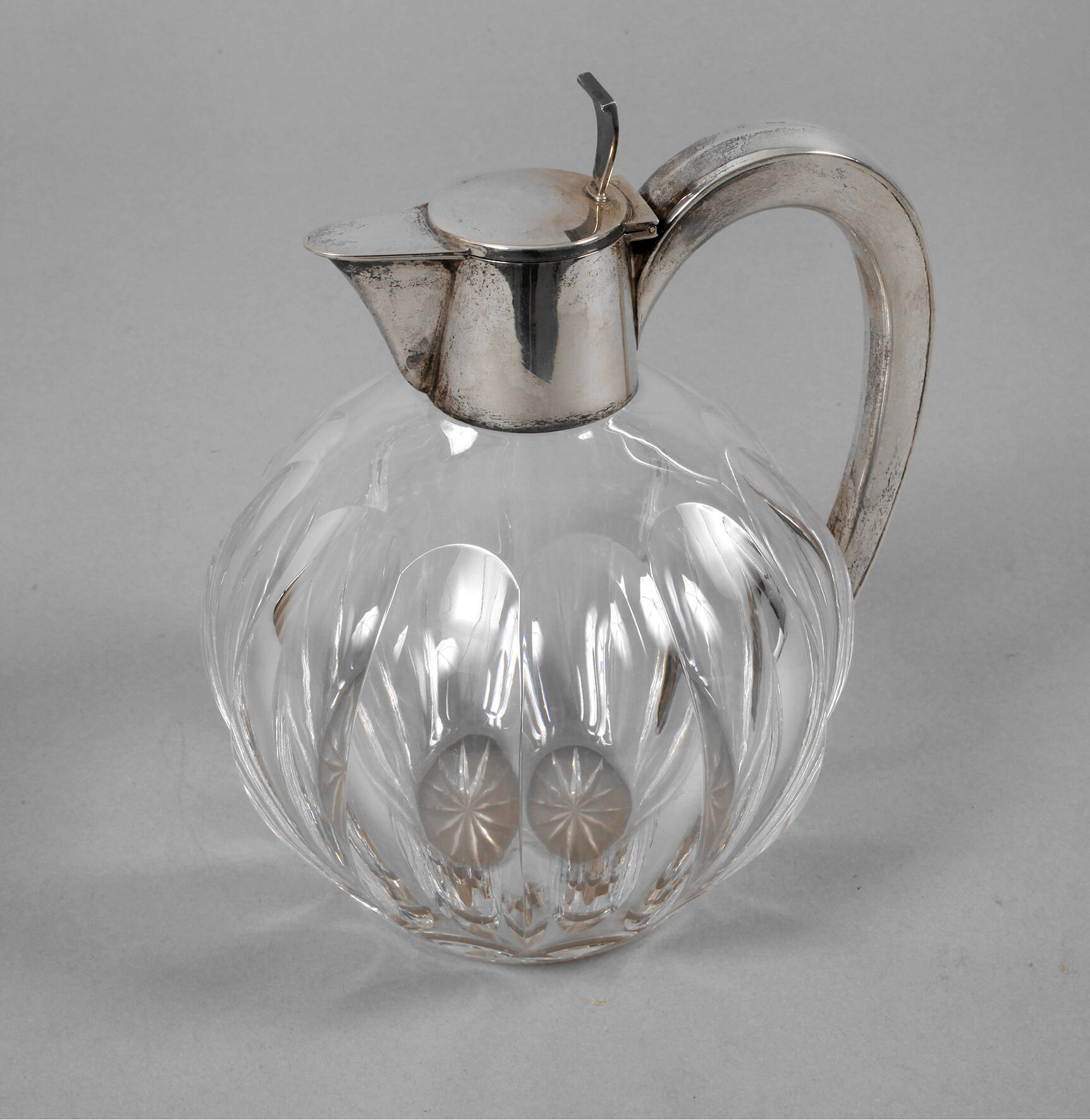 Kristallkaraffe mit Silbermontierung