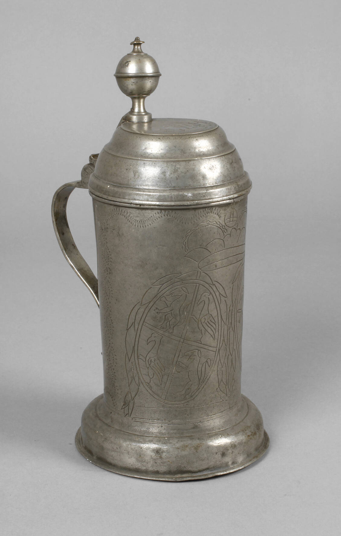 Zinnwalzenkrug aus Adelsbesitz