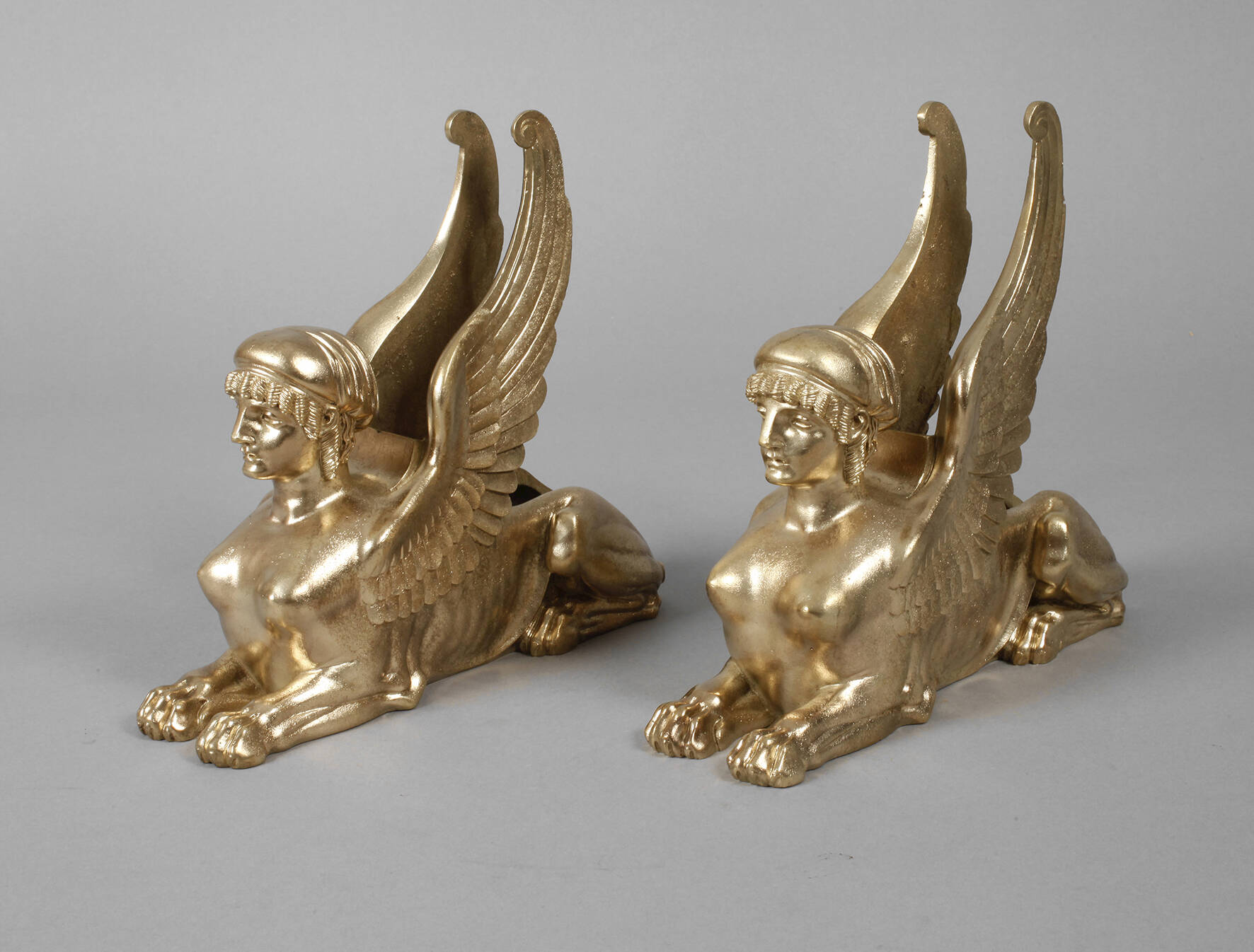 Paar Kaminböcke als Sphinxen