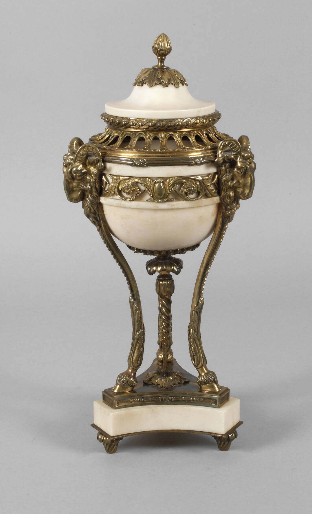 Klassizistische Duftvase