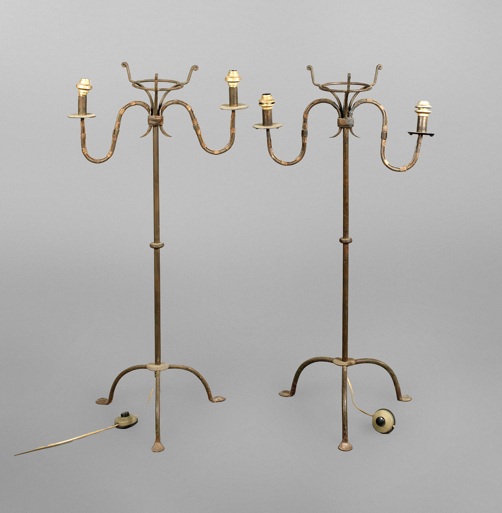 Paar Stehleuchten Schmiedeeisen