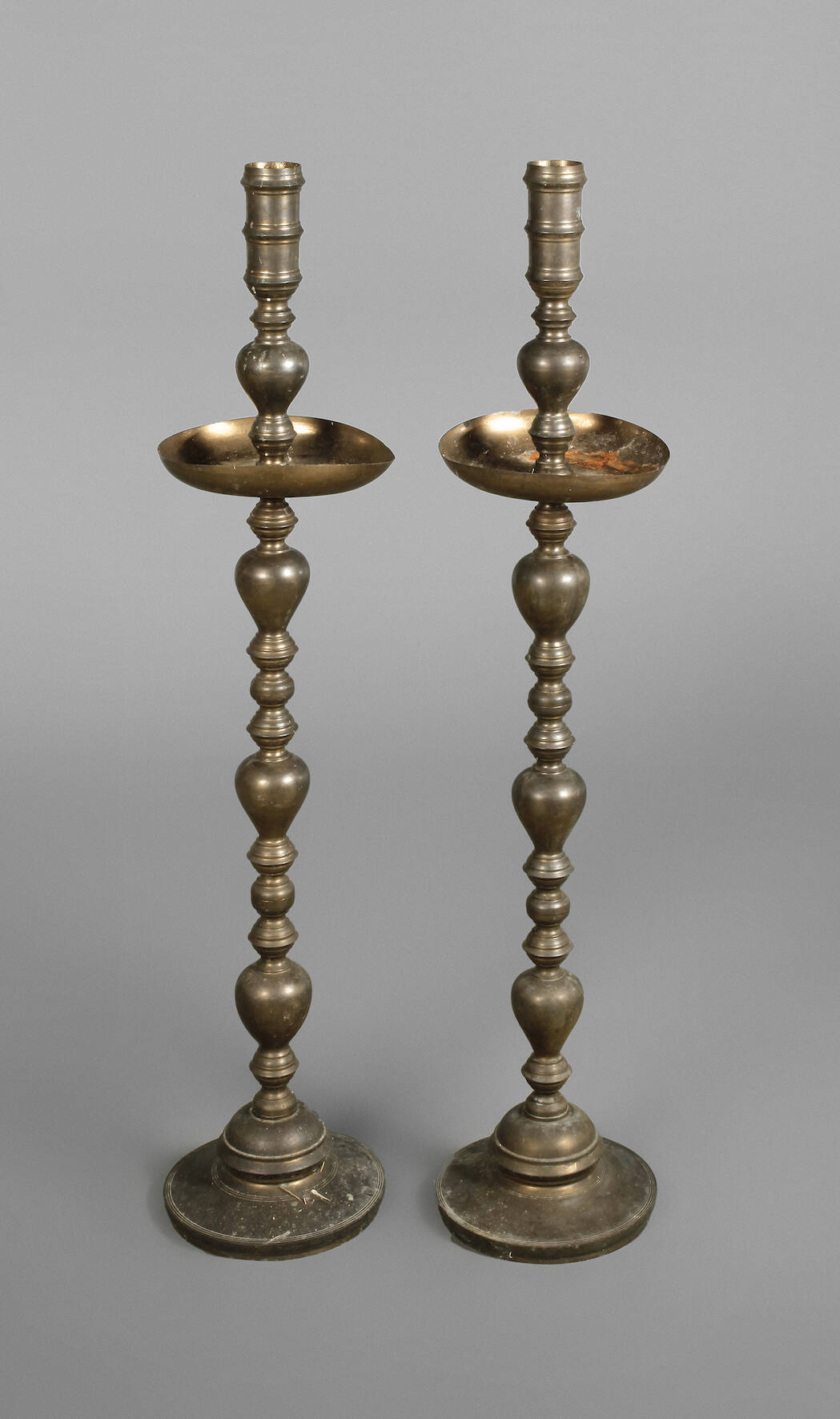 Paar Standkerzenhalter im Barockstil