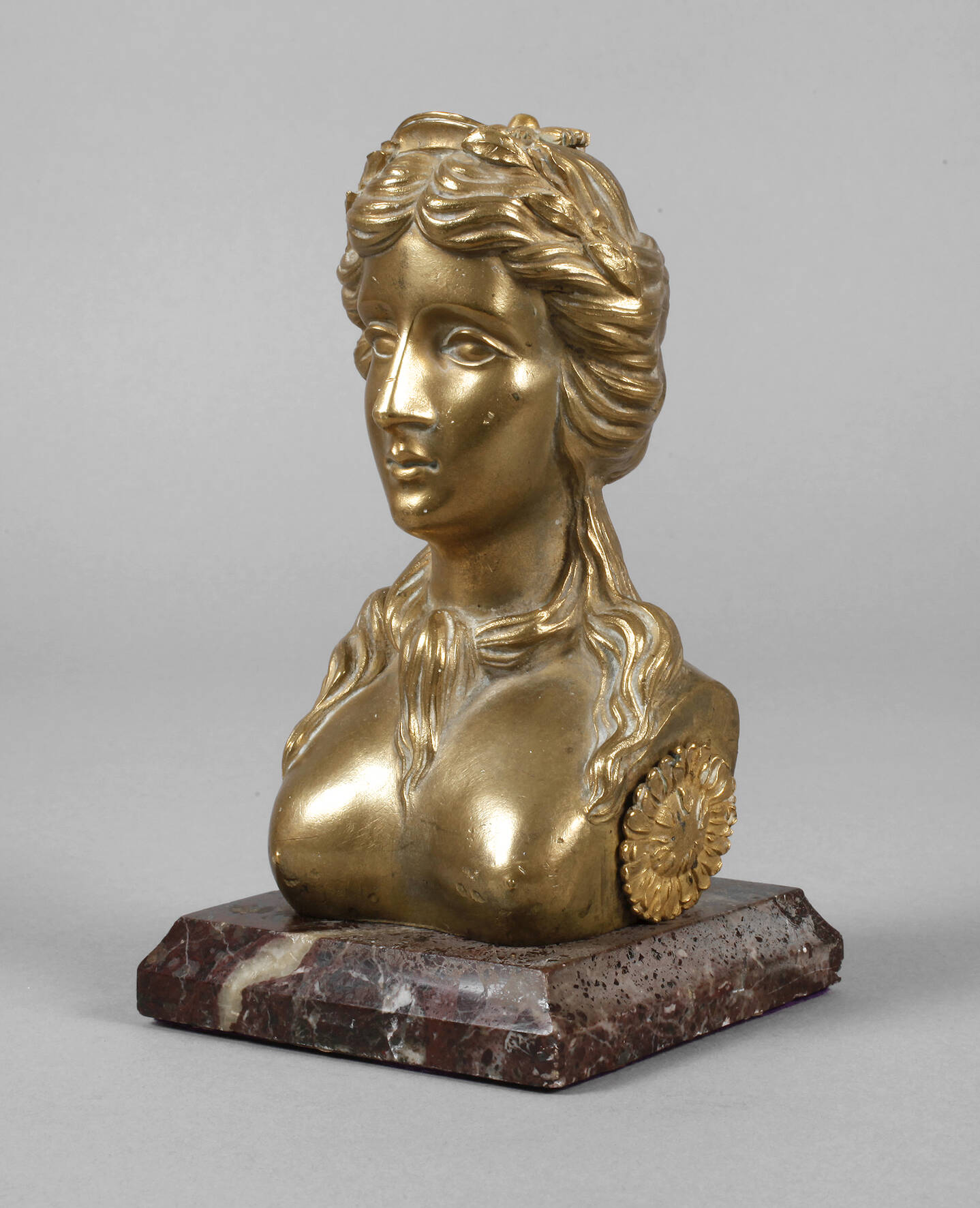 Klassizierende Büste