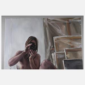 Corinna Weiner, Selbstbildnis als Akt mit Fotoapparat