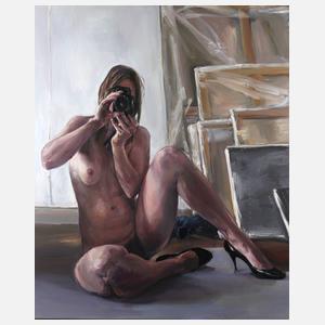 Corinna Weiner, Selbstbildnis als Akt mit Fotoapparat