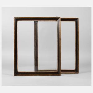 Paar Leisten mit Glas