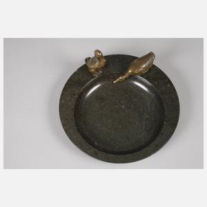 Figürliche Serpentinschale