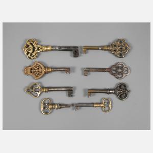 Acht historische Schlüssel