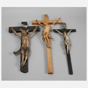 Drei Kruzifixe