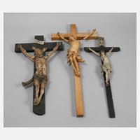 Drei Kruzifixe111