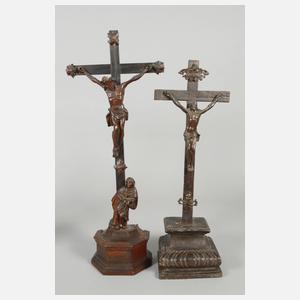 Fünf Standkruzifixe