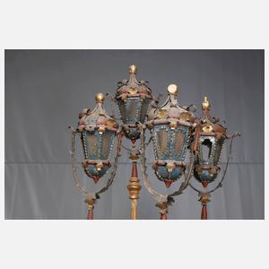 Vier Prozessionslaternen