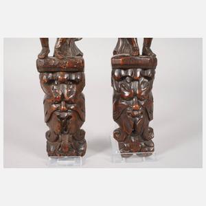 Paar geschnitzte Karyatiden