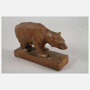 Drei figürliche Schnitzereien