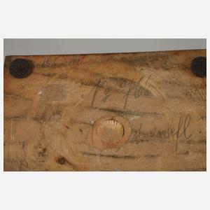 Drei figürliche Schnitzereien