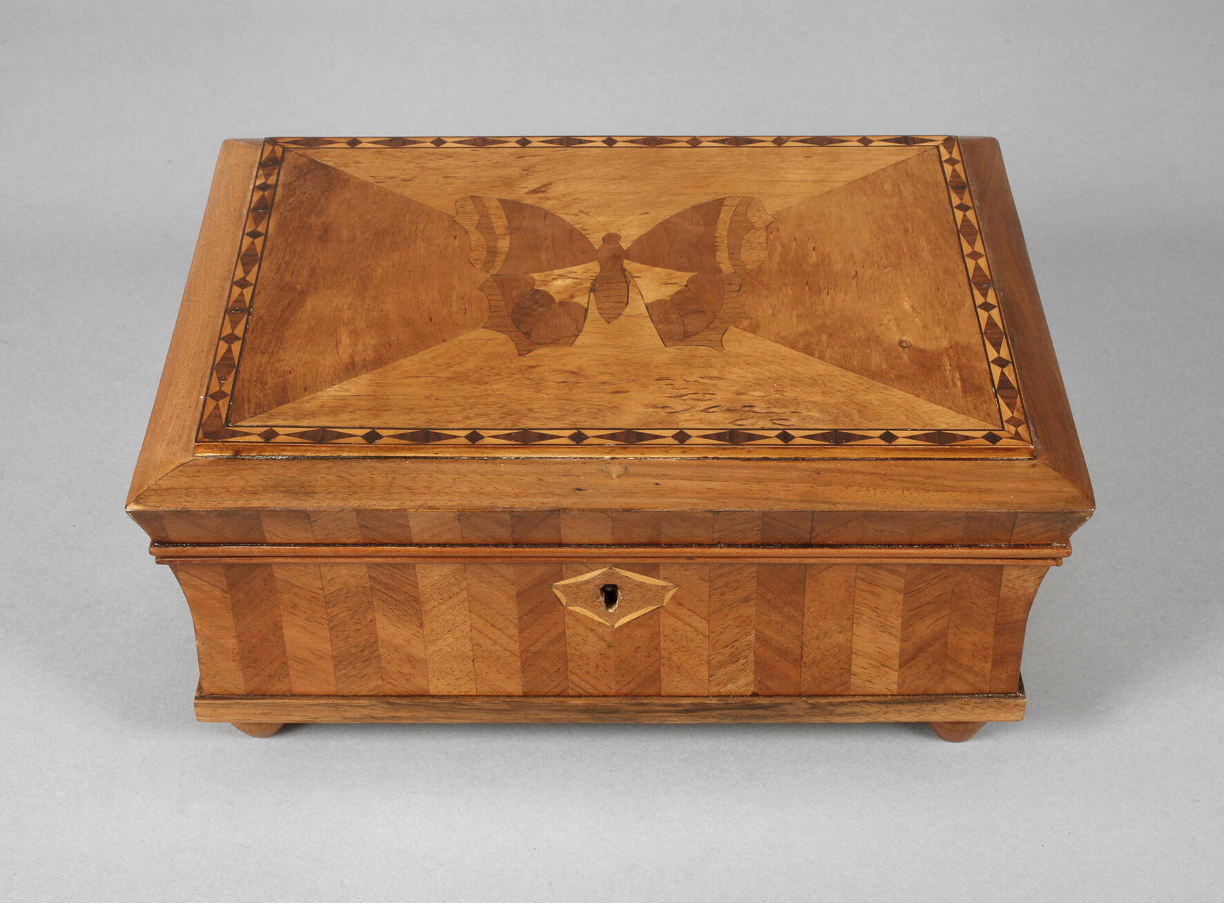 Intarsierte Schatulle