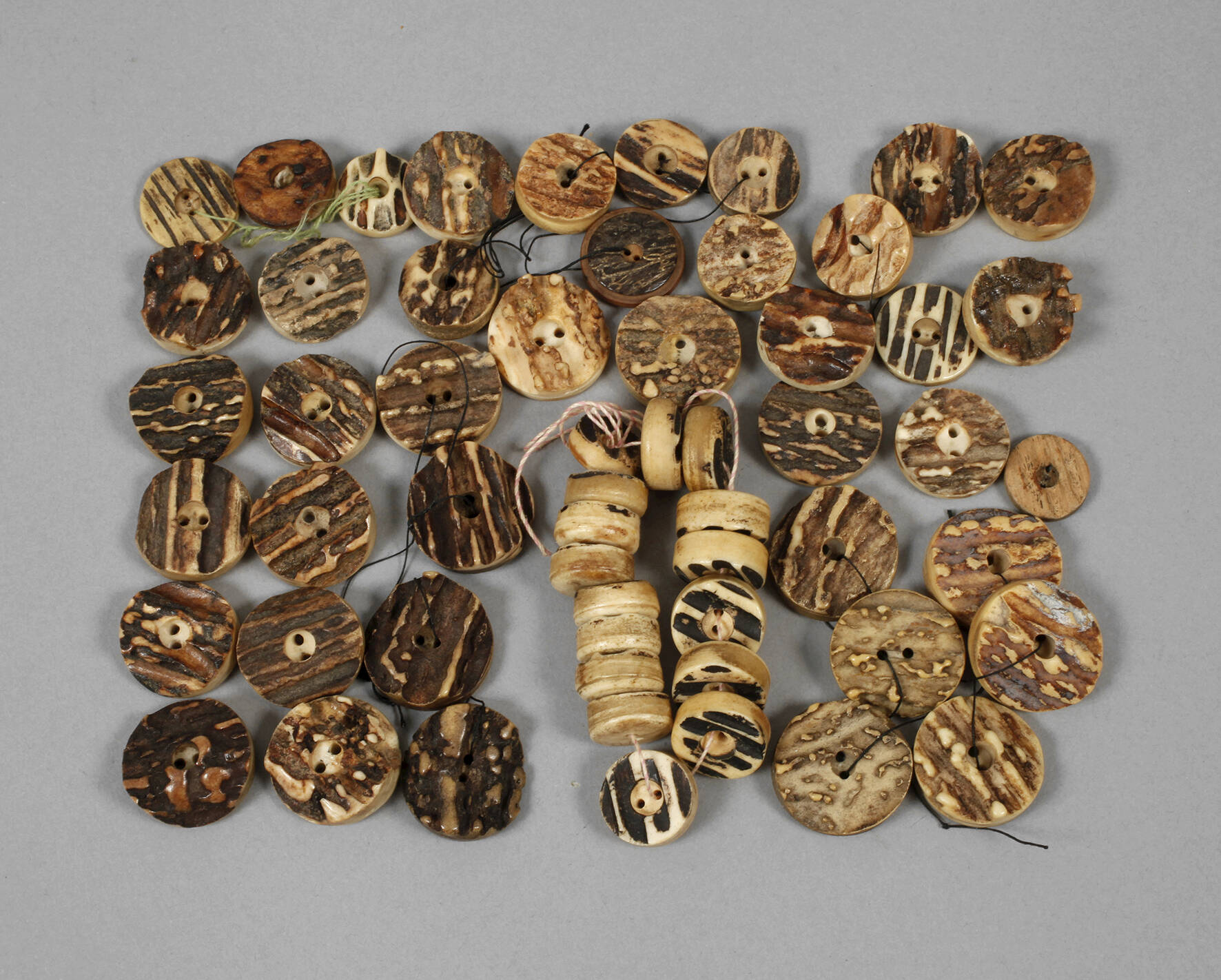 Konvolut Hirschhornknöpfe