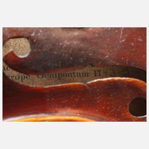 Violine mit Bogen