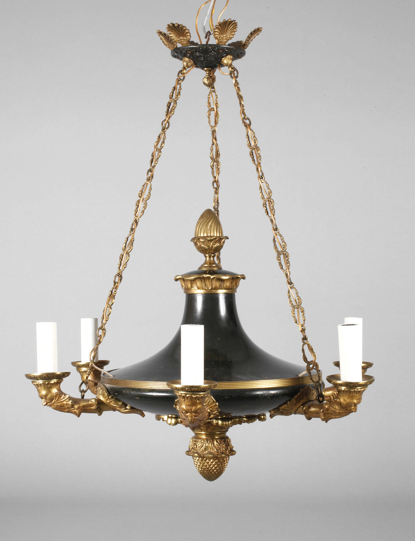 Deckenlampe im Empirestil