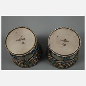 Zwei Wodkabecher Emaille