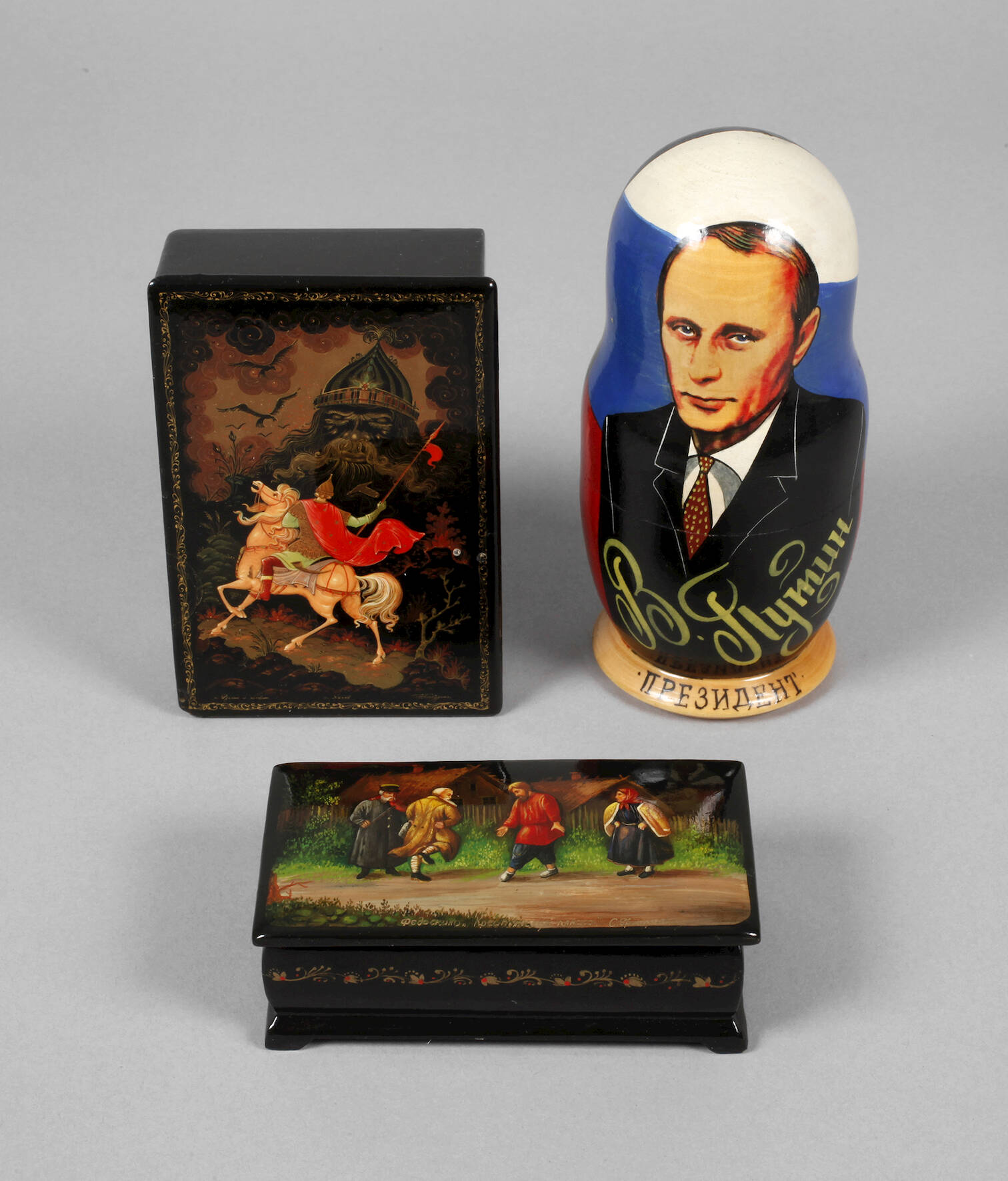 Drei Lackdosen Russland