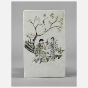 Porzellanplatte mit Handmalerei