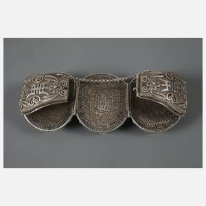 Armband mit feiner Beinschnitzerei