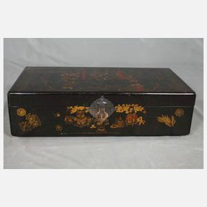 Truhe mit Lackmalerei