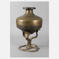 Wasserbehälter mit figürlichem Fuß111