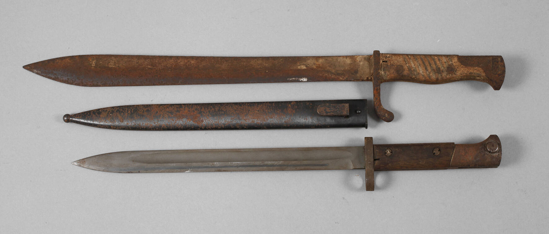 Zwei Bajonette