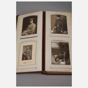 Zwei Alben militärische Aufnahmen