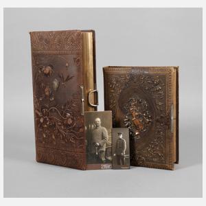 Zwei Alben militärische Aufnahmen